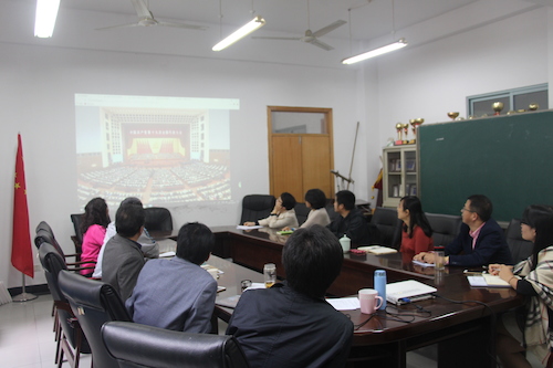 2理百家乐游戏
组织教职工观看十九大开幕式